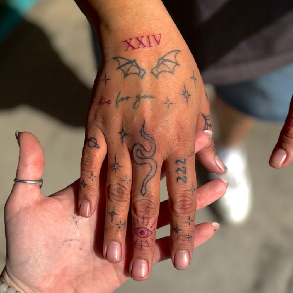Hand Styling at kennastattys in Mesa, AZ