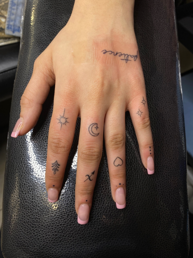 Hand Styling (1)