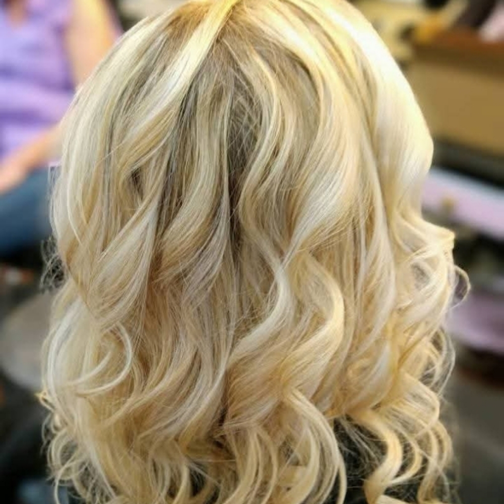 BLEACH & TONE FULL HEAD at Southern Styles Salon & Spa, LLC in Ludowici, GA