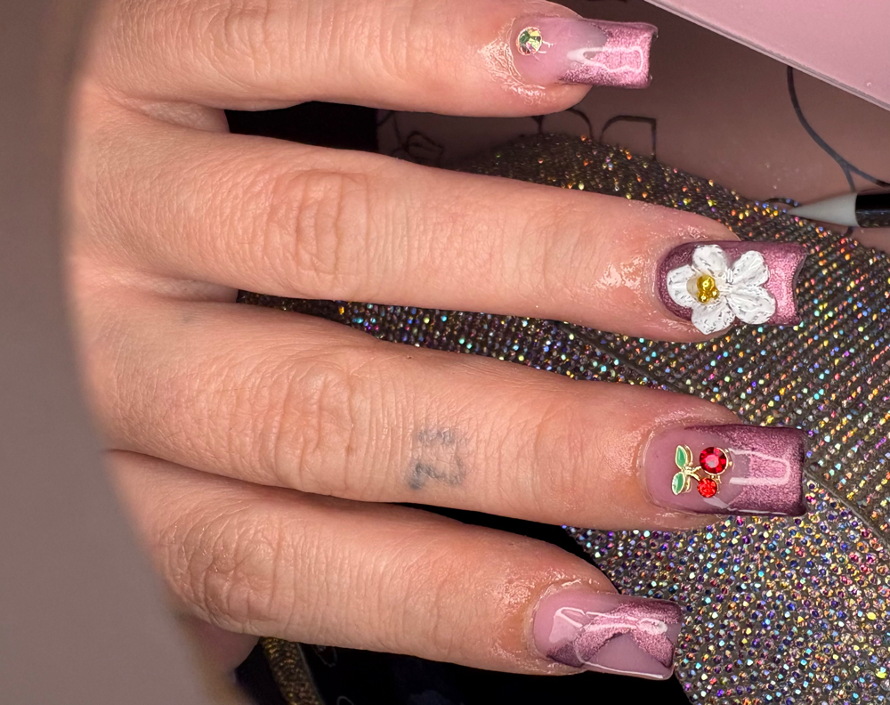 Chrome Nail Art at Luckxurious Beauty in Pensacola, FL