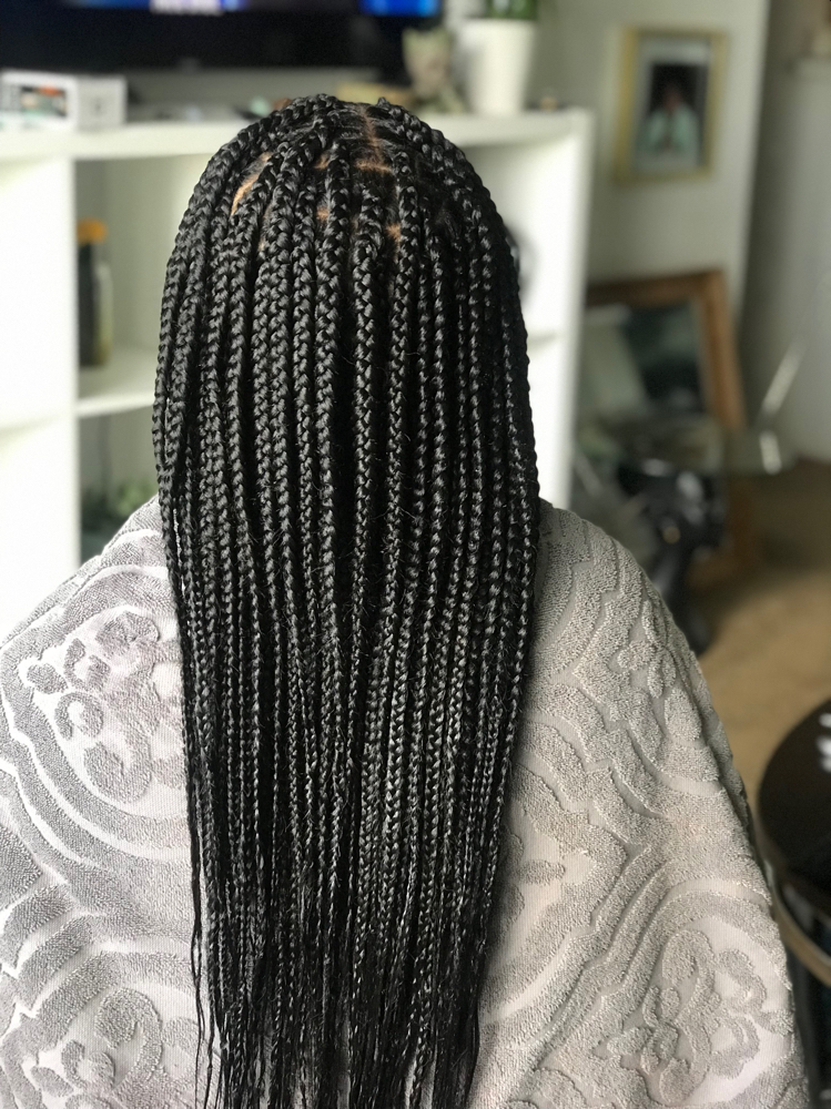 Medium Knotless Braids