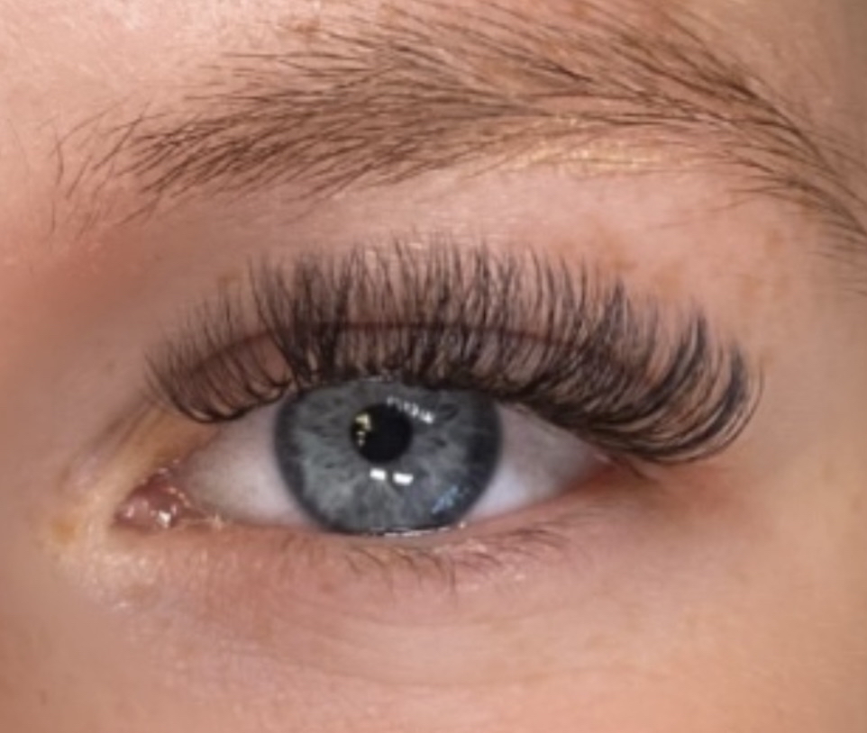 Full Set Of Hybrid Lashes