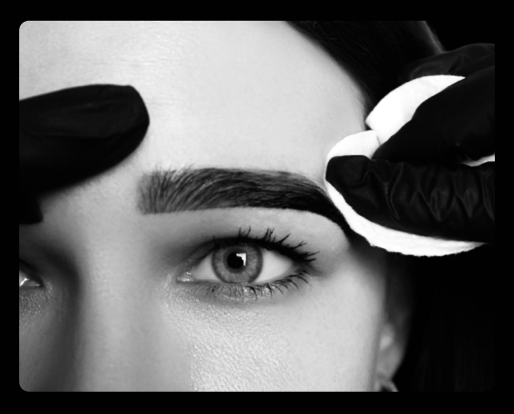 Eyebrow Shaping + Tint Combo at Jayswaxology in El Paso, TX