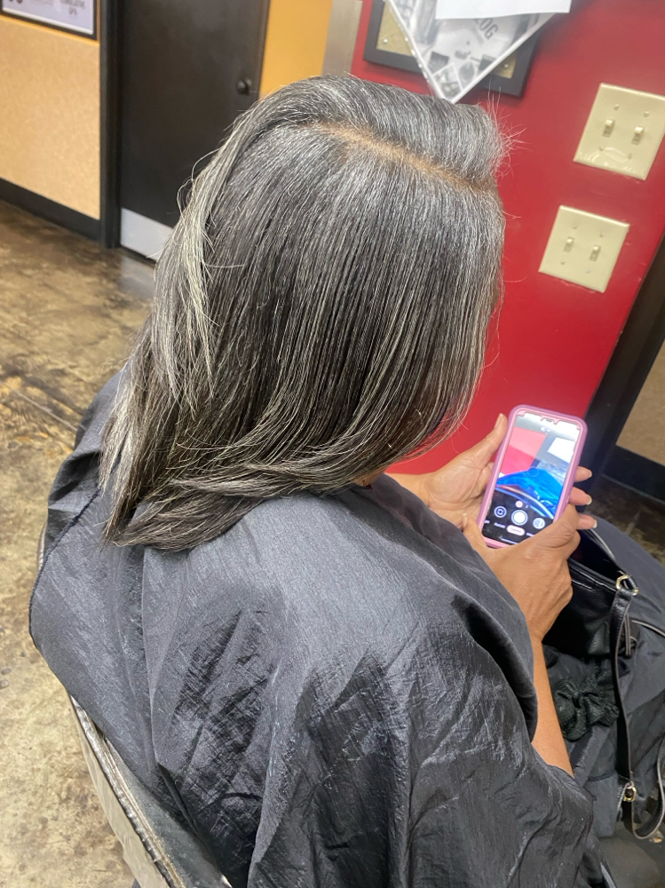 Senior Shampoo And Flat Iron/Curl at ROYALTY’KE HAIR AND BEAUTY COLLECTIONS in Memphis, TN