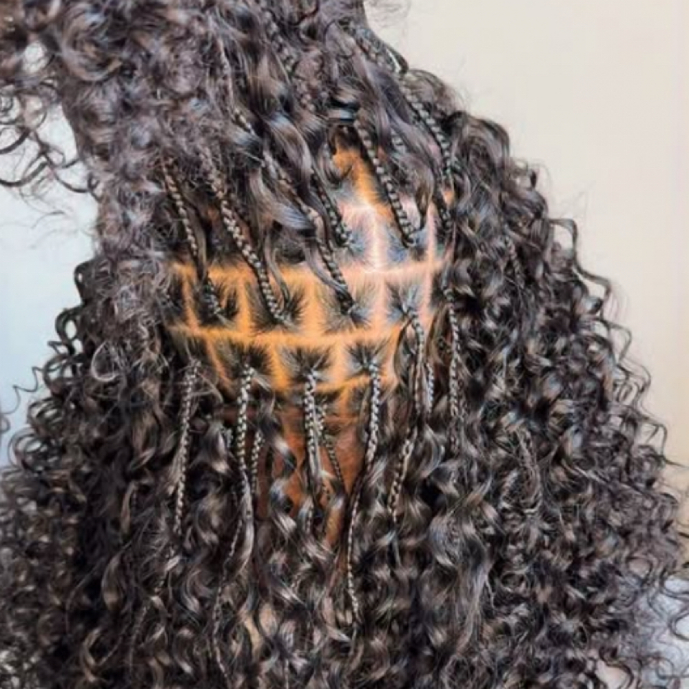Miracle Knots at Mejko braid studio in Inglewood, CA