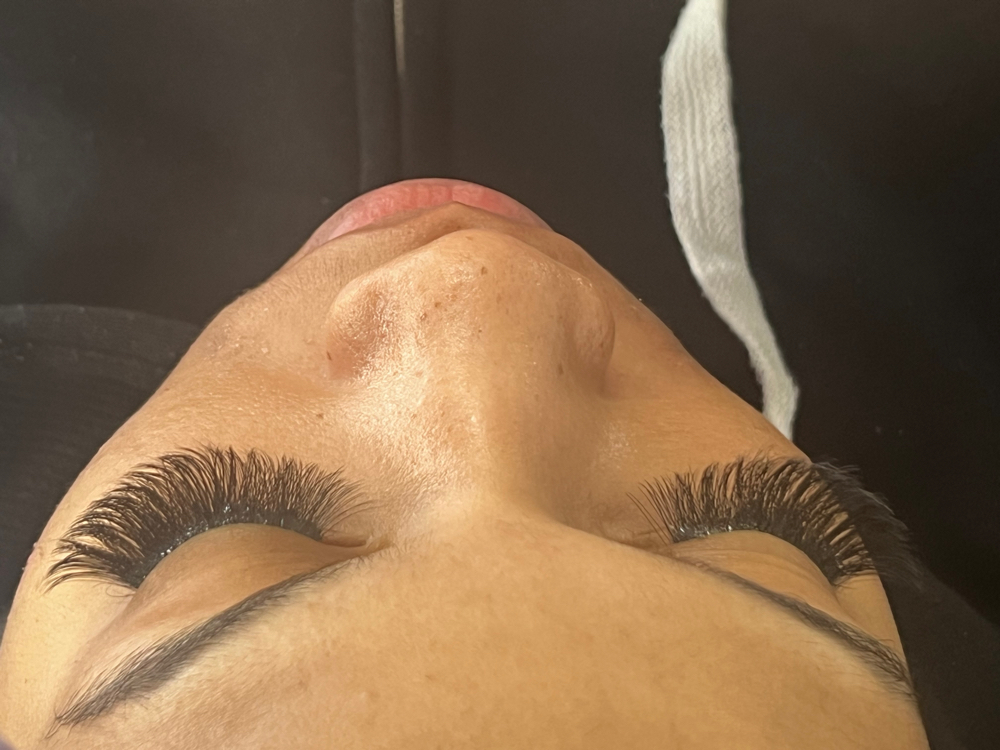Cluster Lash Special  (Tues & Wed)
