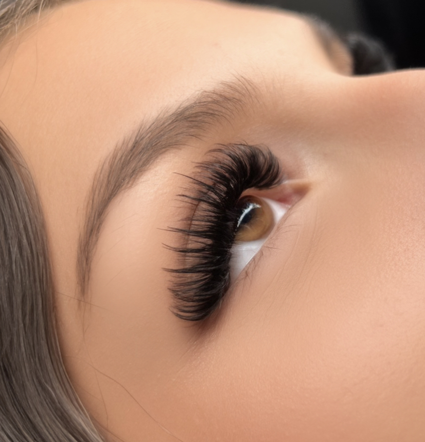 Eyelash Extentions Return Client