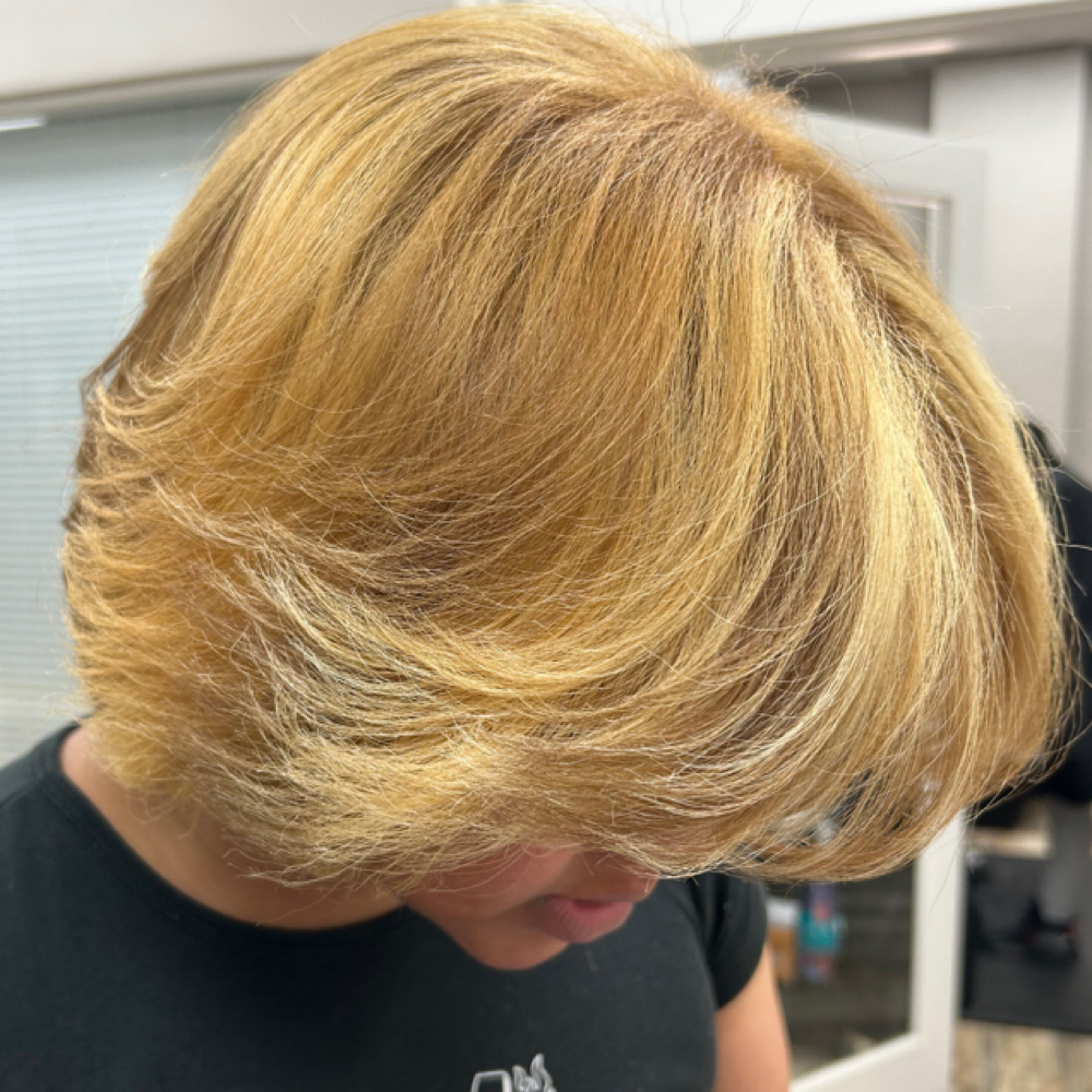 Signature Color Experience at Tia Moore in Richmond Heights, OH
