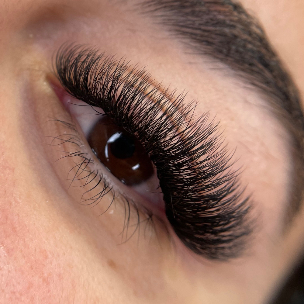 Mega Volume Full Lashes