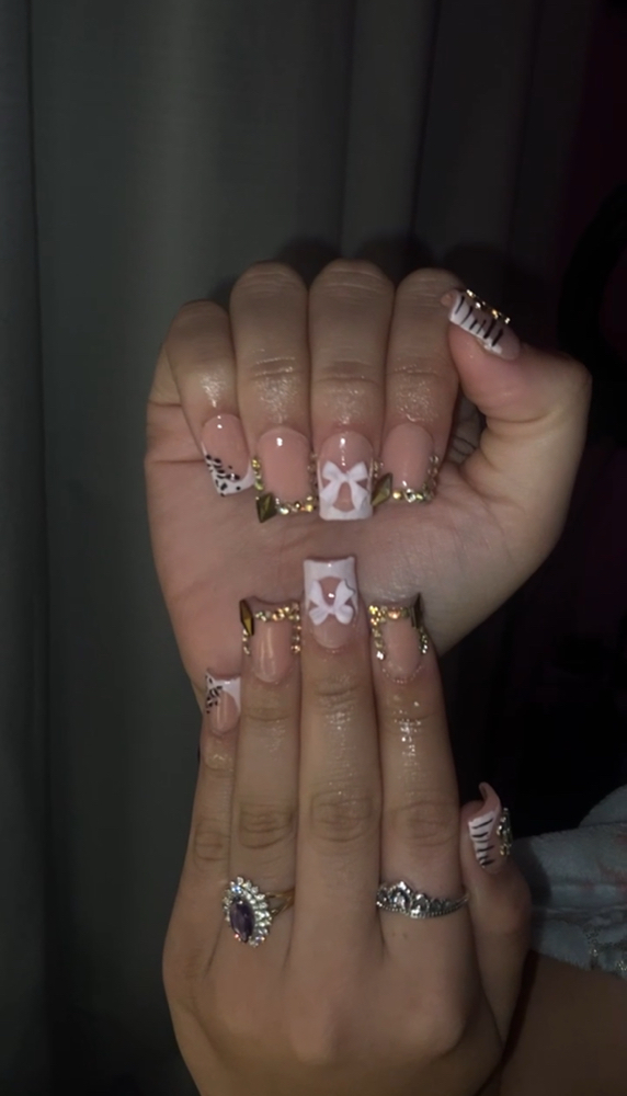 Medium nail set 💅 at gabby Mejía in mesquite, TX