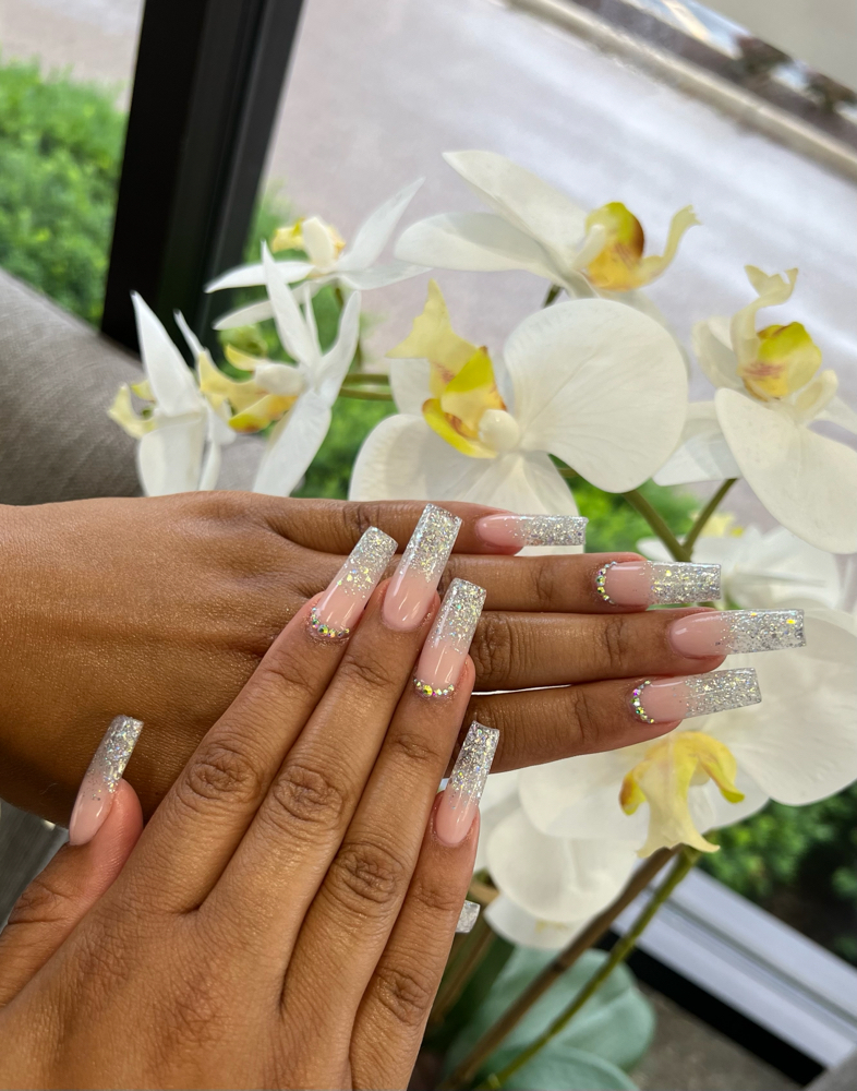 Ombre' Full-set at Happy Nails & Spa in Aurora, IL