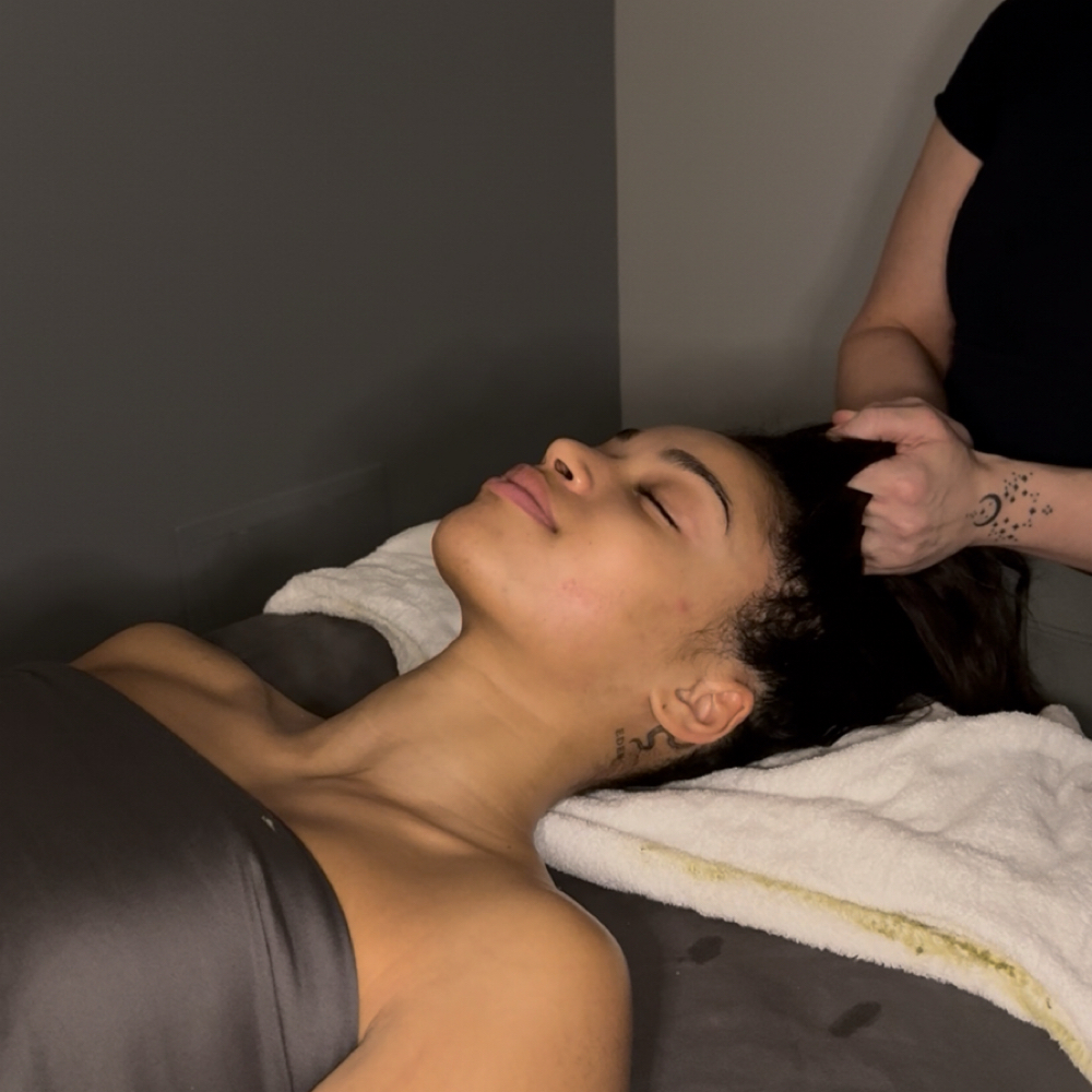 Japanese Myofascia Lift Massage at Lunaria Lymph And Fascia Facials in Chicago, IL