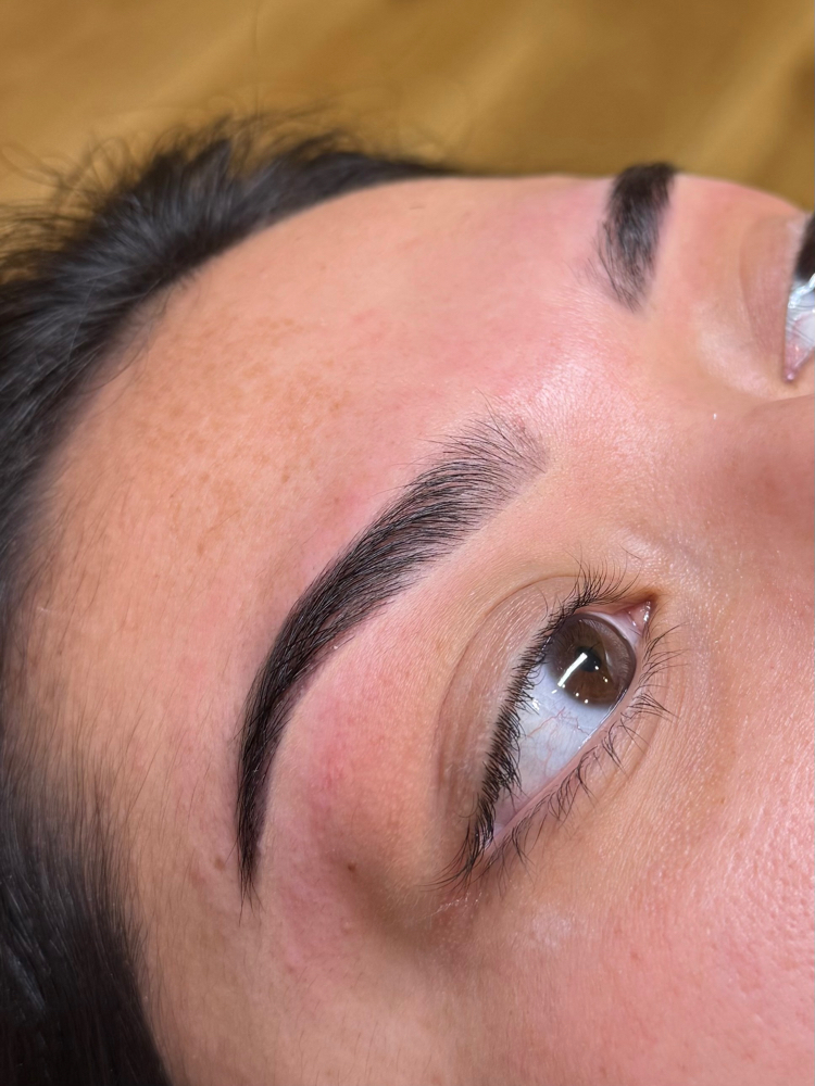Eyebrow Tint & Sculpt