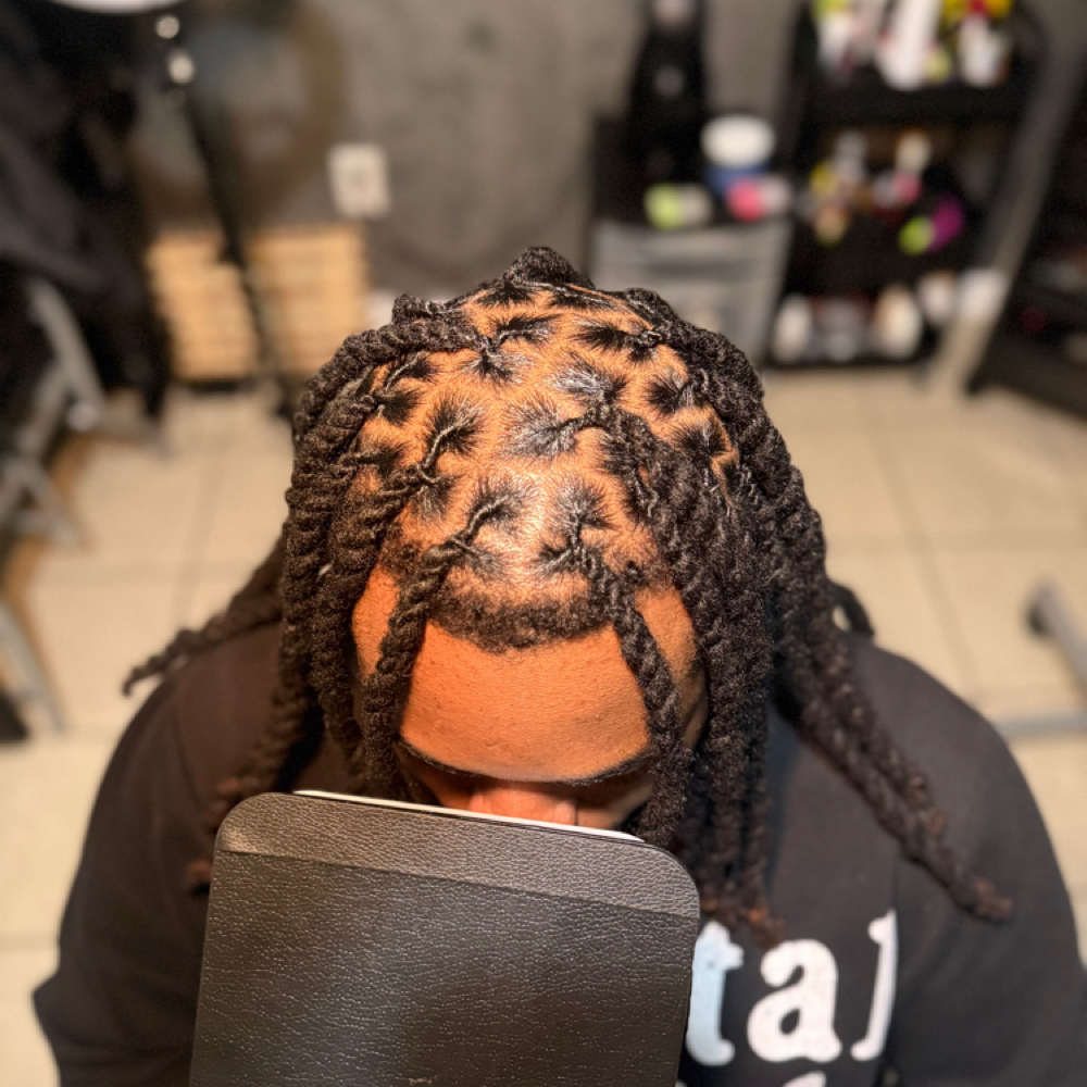Retwist W/ Style at Ken Kreationz in ACRES, FL