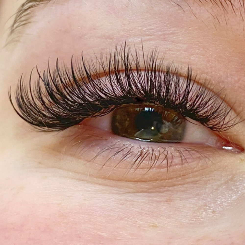 Mini Hybird Fill at Lashes By Beth in Amherst, NY