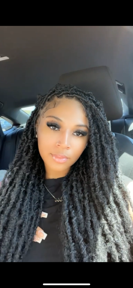 Distressed Infinity Locs