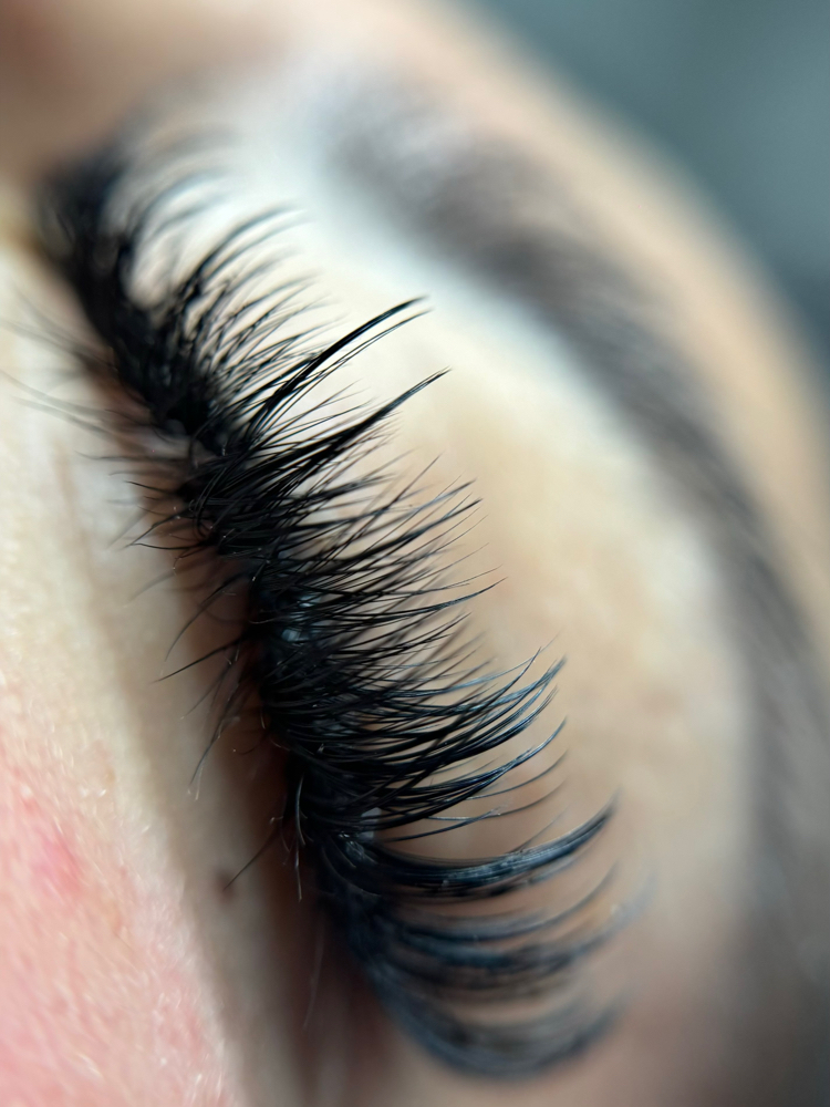 Wispy/Strip Lash Style (ADD ON)