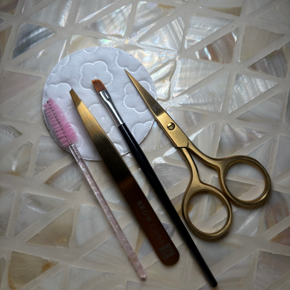 Brow Tint at Skinbykhylie in Niles, OH