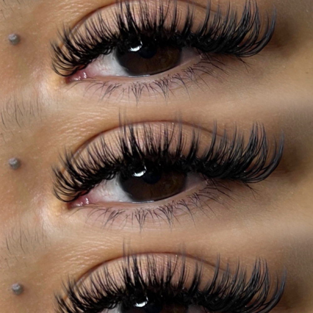 Nizhóní Set | Classic/Wet at Nizhóní Lashes in Colorado Springs, CO