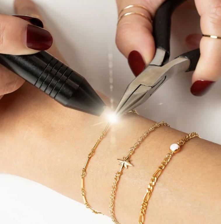 PERMANENT JEWELRY