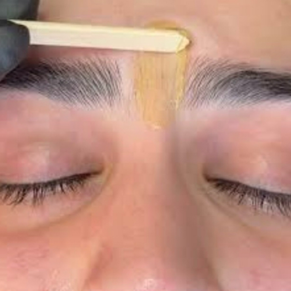 Between The Brow Wax at Sunshine Suite in Seminole, FL