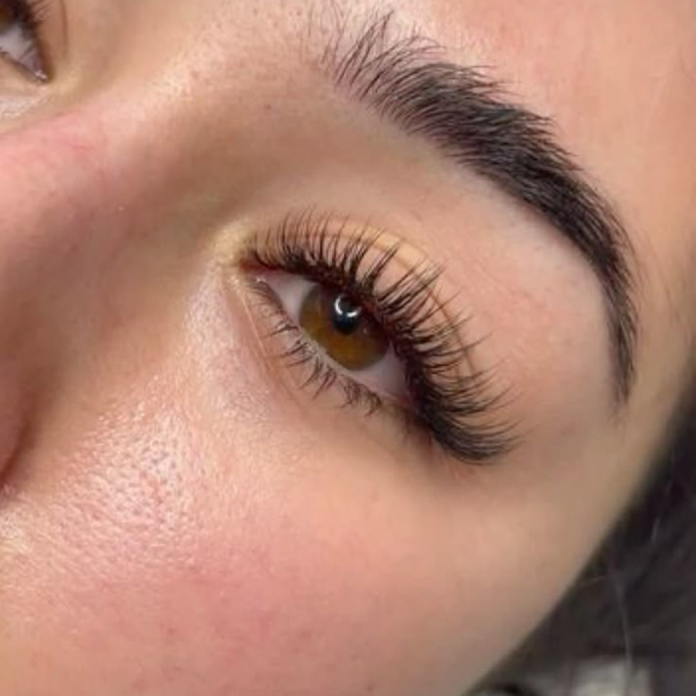 Hybrid Lash Full Set at Pura Bella Skin in Firestone, CO
