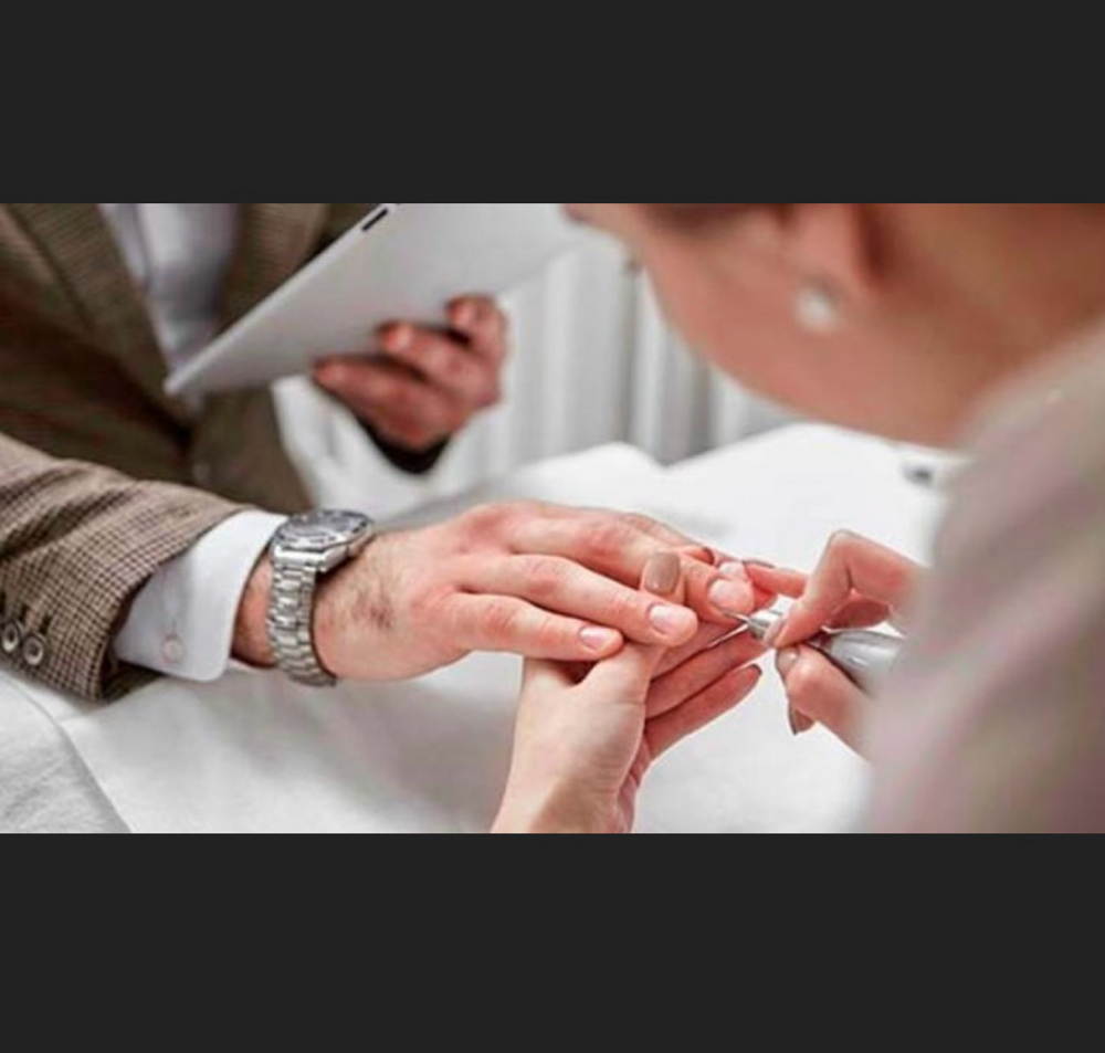 Gentleman's Manicure