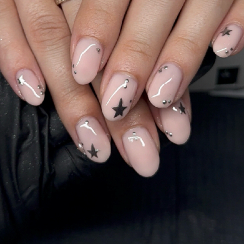 Structured Manicure at 𝖘𝖊𝖓𝖞𝖆 𝖓𝖆𝖎𝖑 𝖘𝖙𝖚𝖉𝖎𝖔 in New Orleans, LA