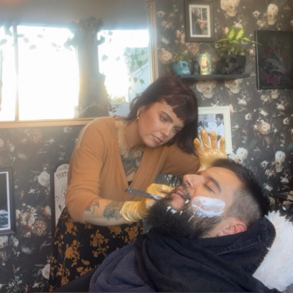 𝔠𝔩𝔦𝔭𝔭𝔢𝔯 𝔠𝔲𝔱 + 𝔟𝔢𝔞𝔯𝔡 at Megan Scizzorhandz LLC in Tacoma, WA