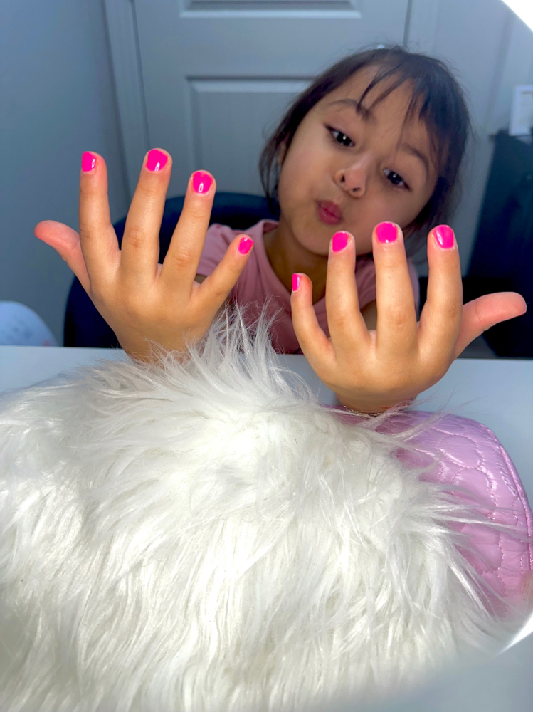 Kids gel mani