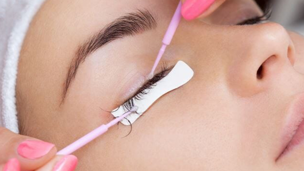 Lash Extension Removal