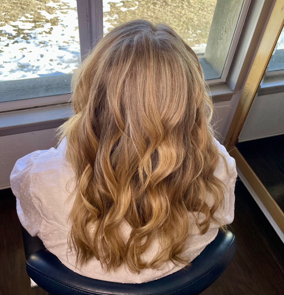 Shampoo, Blowout & Style