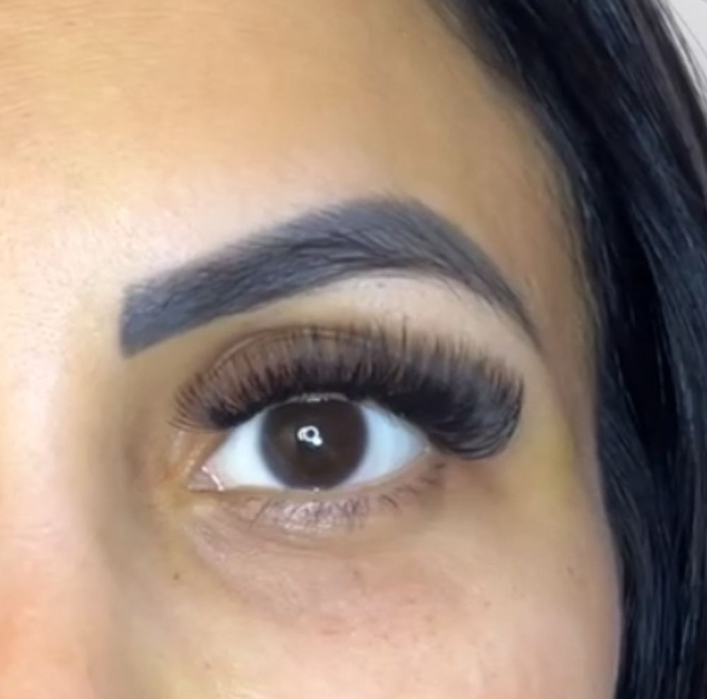 Mega Volume Eyelash Extensions