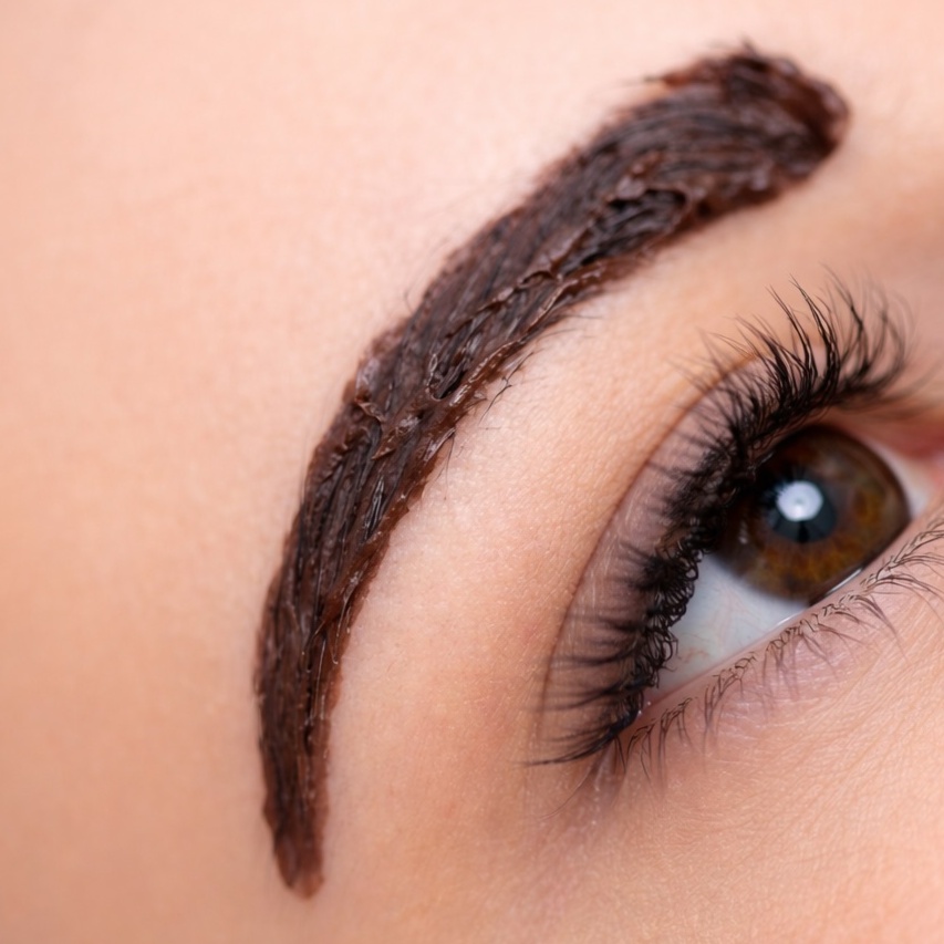 Eyebrow Tint at Summer's Blowout in Northbrook, IL