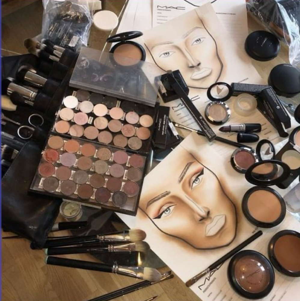 MAKEUP LESSON