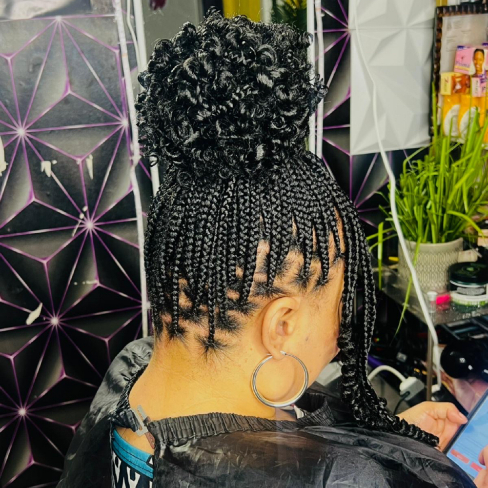 Small Knotless at Vanouhair beauty in Philadelfia, PA