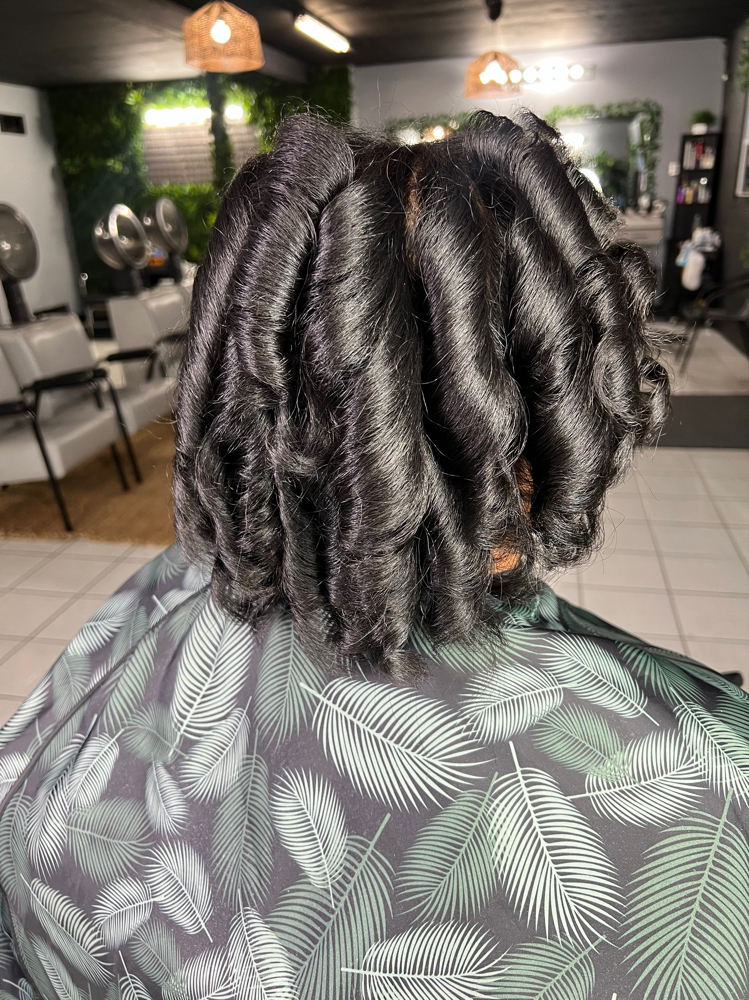 Relaxed: Shampoo & Style