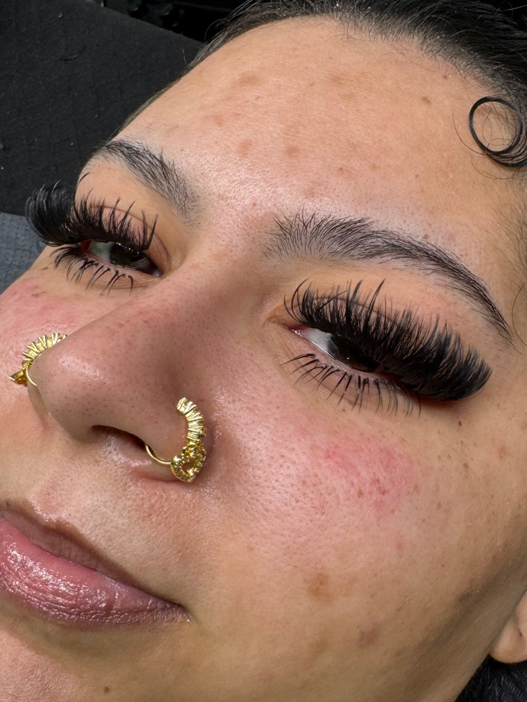 Custom Wispy Volume Lash Set