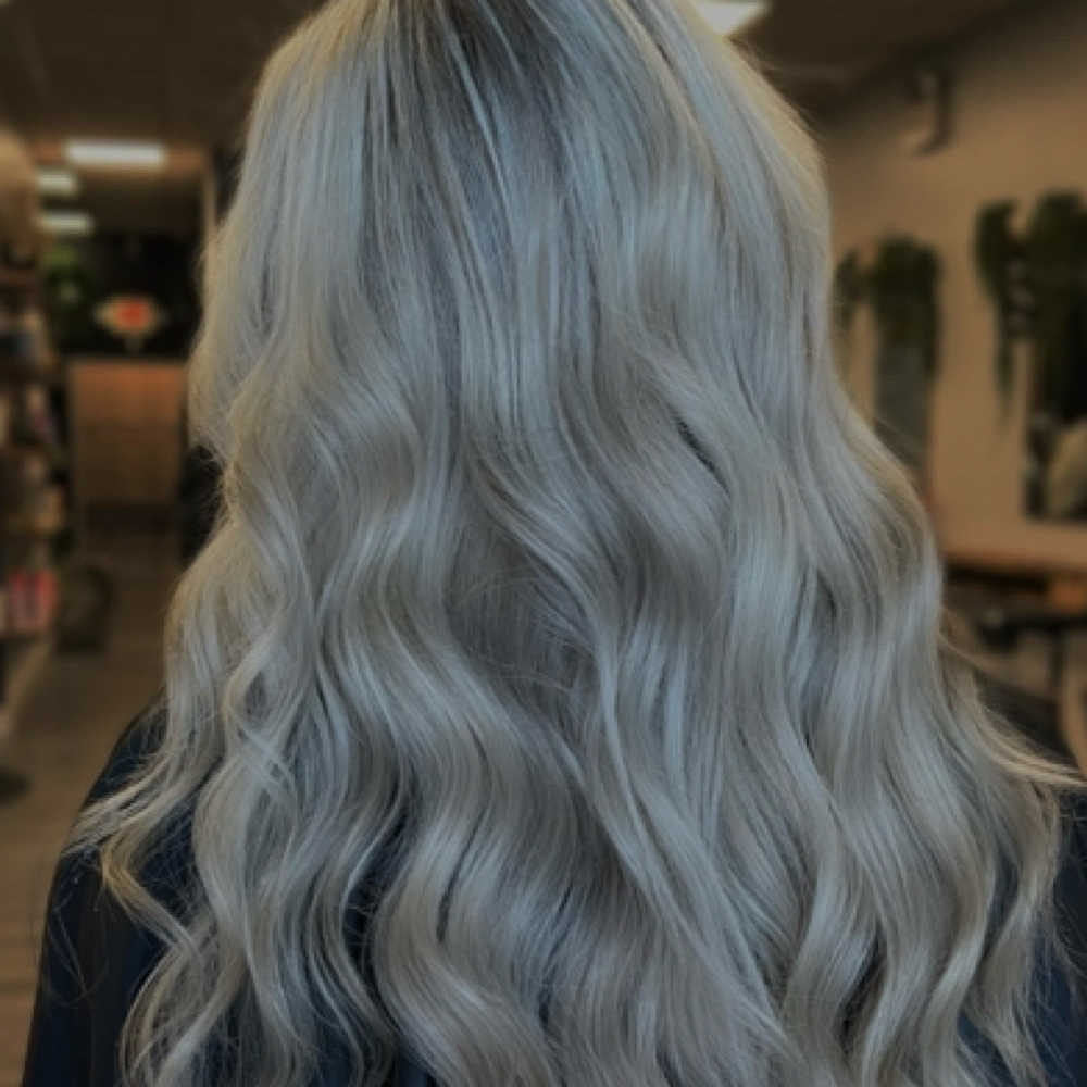 Full Blonding at FoiledbySam in Johnson City, TN