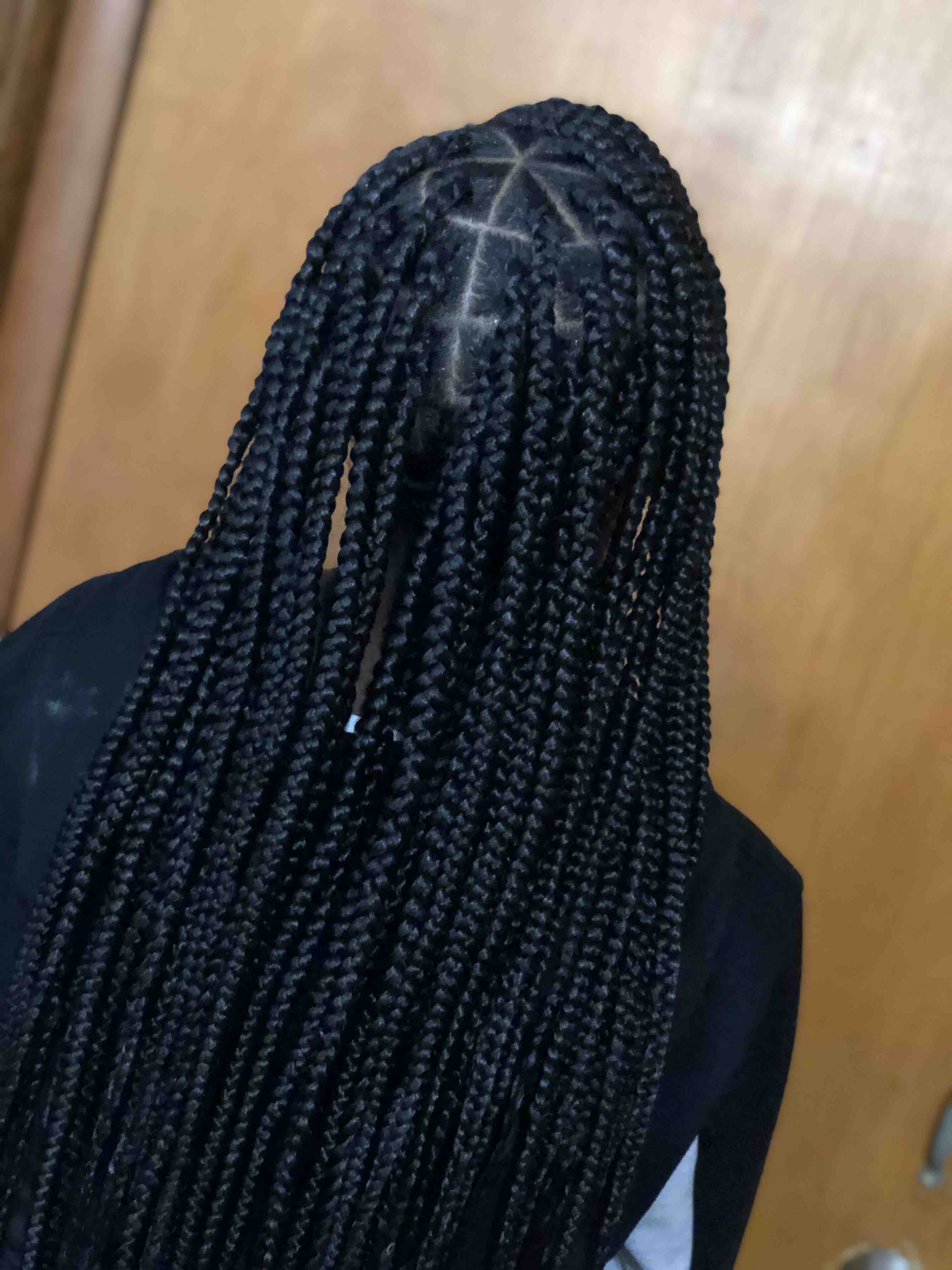 Medium Knotless