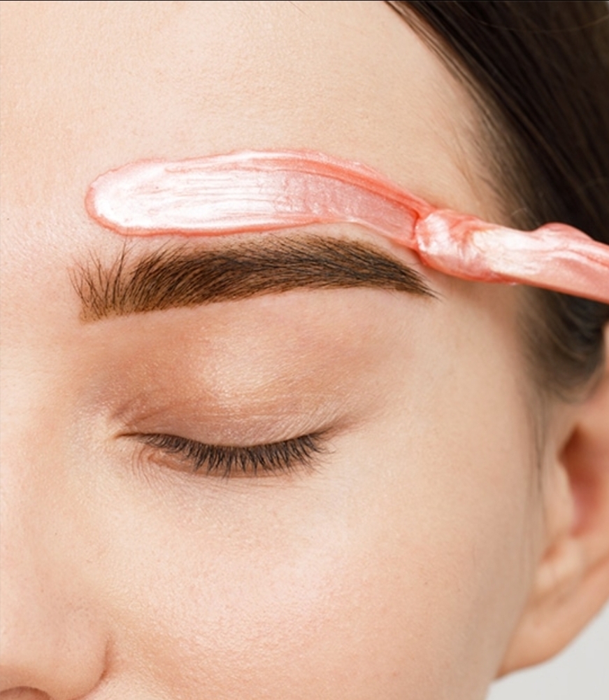 Brow Wax at Prana Beauty in Madera, CA