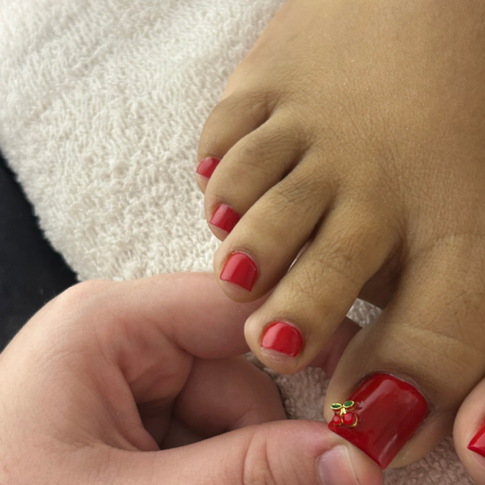 Basic Gel Pedicure at Rennys Nails in Decatur, IL