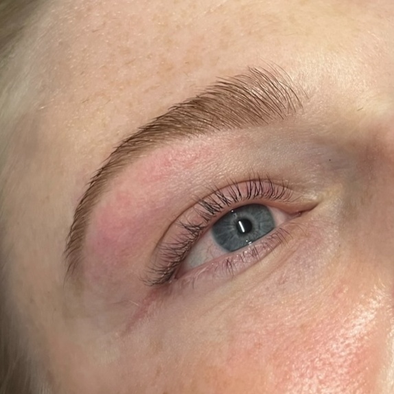 Lash & Brow Tint Combo at FLORESA BEAUTY in Overland Park, KS