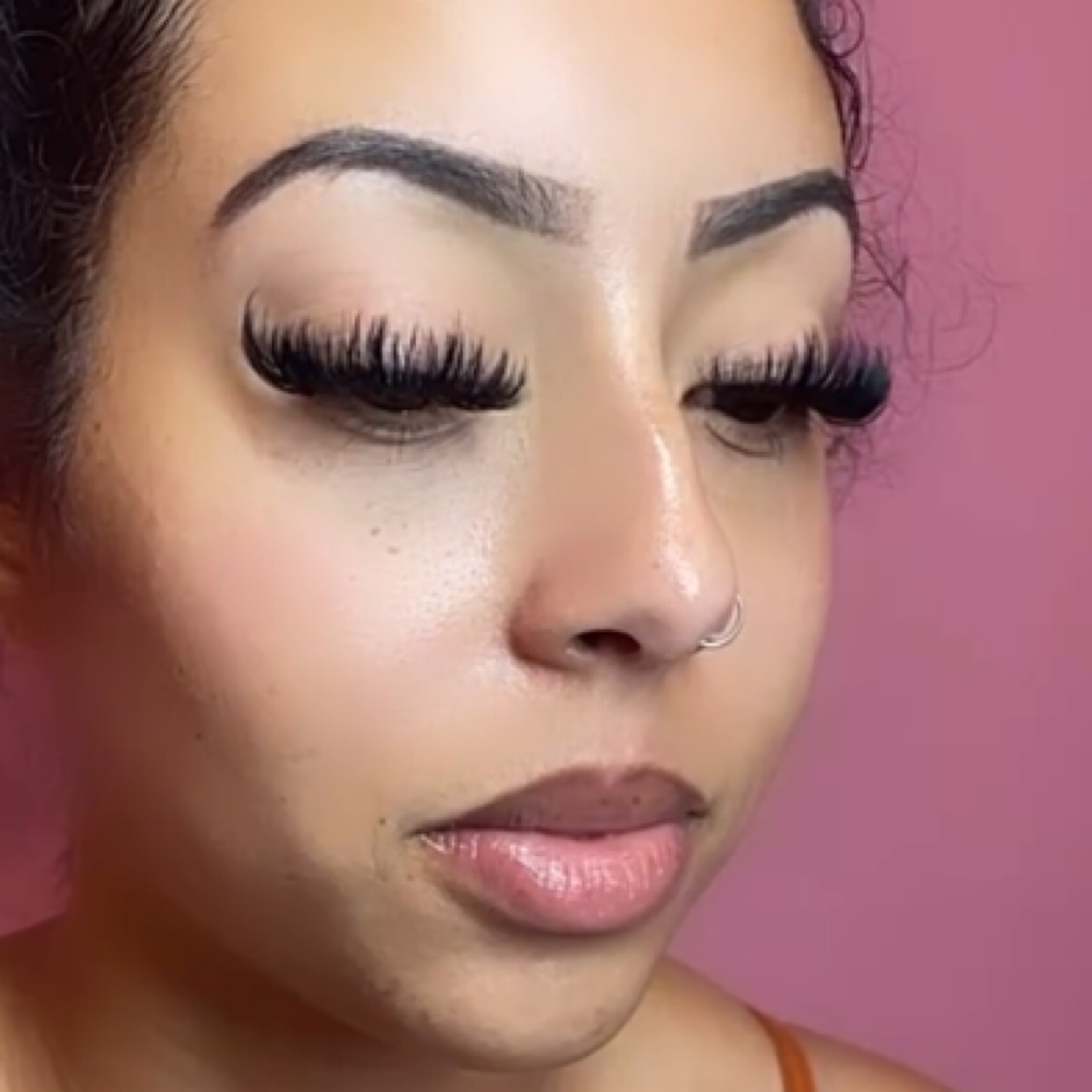 Hybrid Refill (1 Week) at Lashes by Sammy in Coral Springs, FL