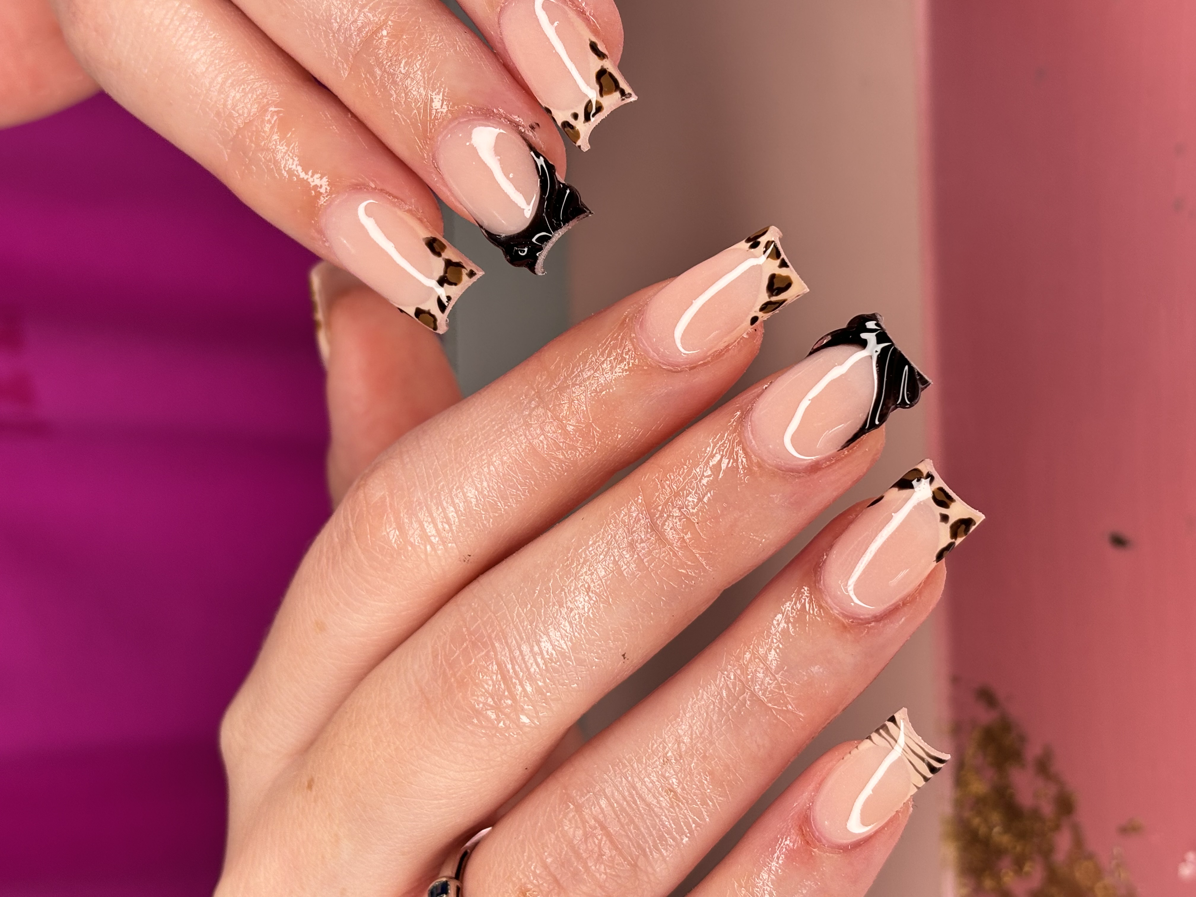 Full set french tip with designs