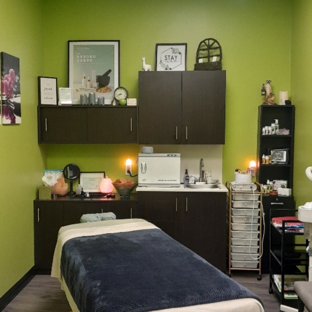 Hydrating Botnical Body Scrub at Delpinghands Skincare & Massage in NY, NY