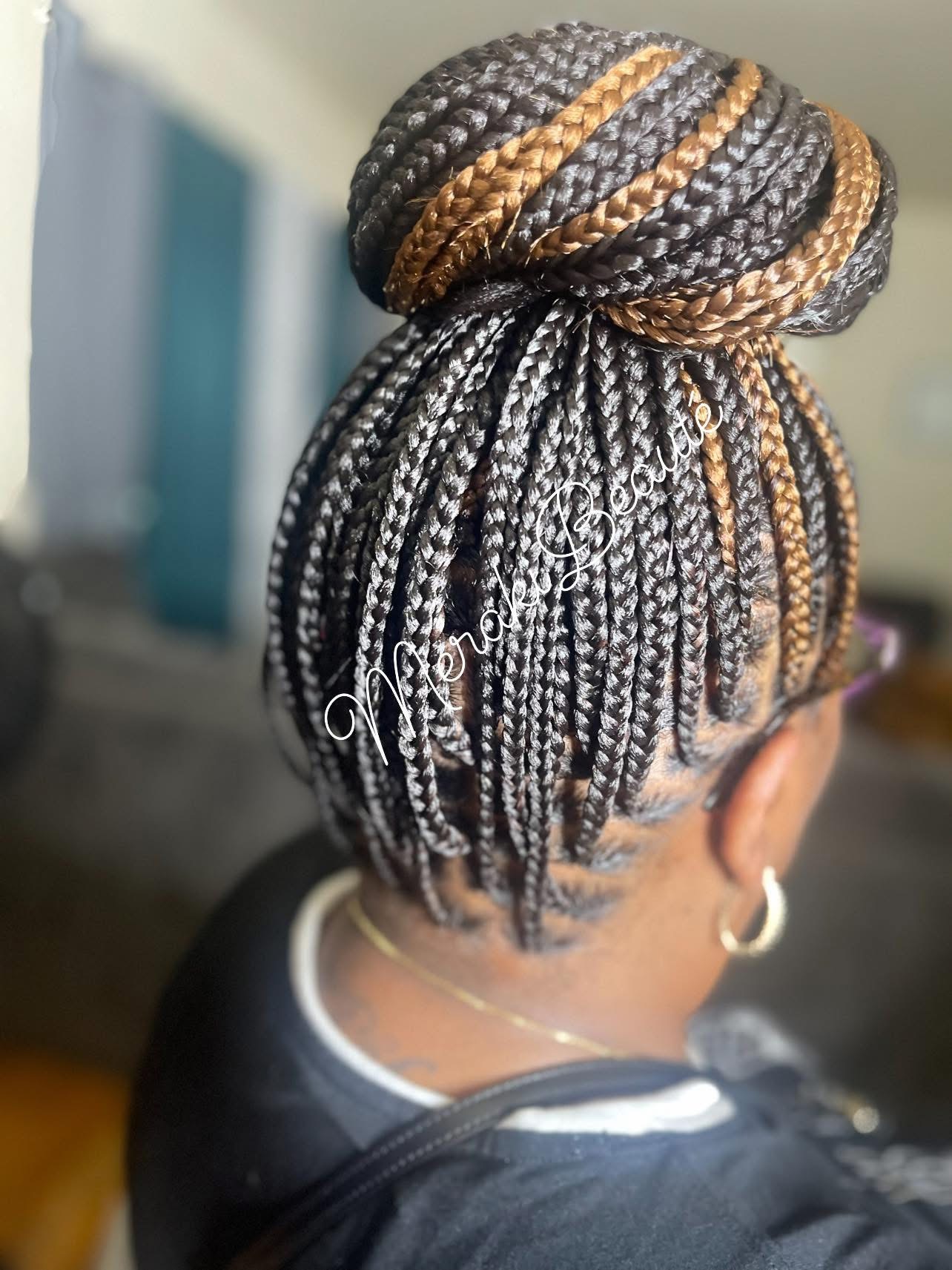 Med. Knotless Braids