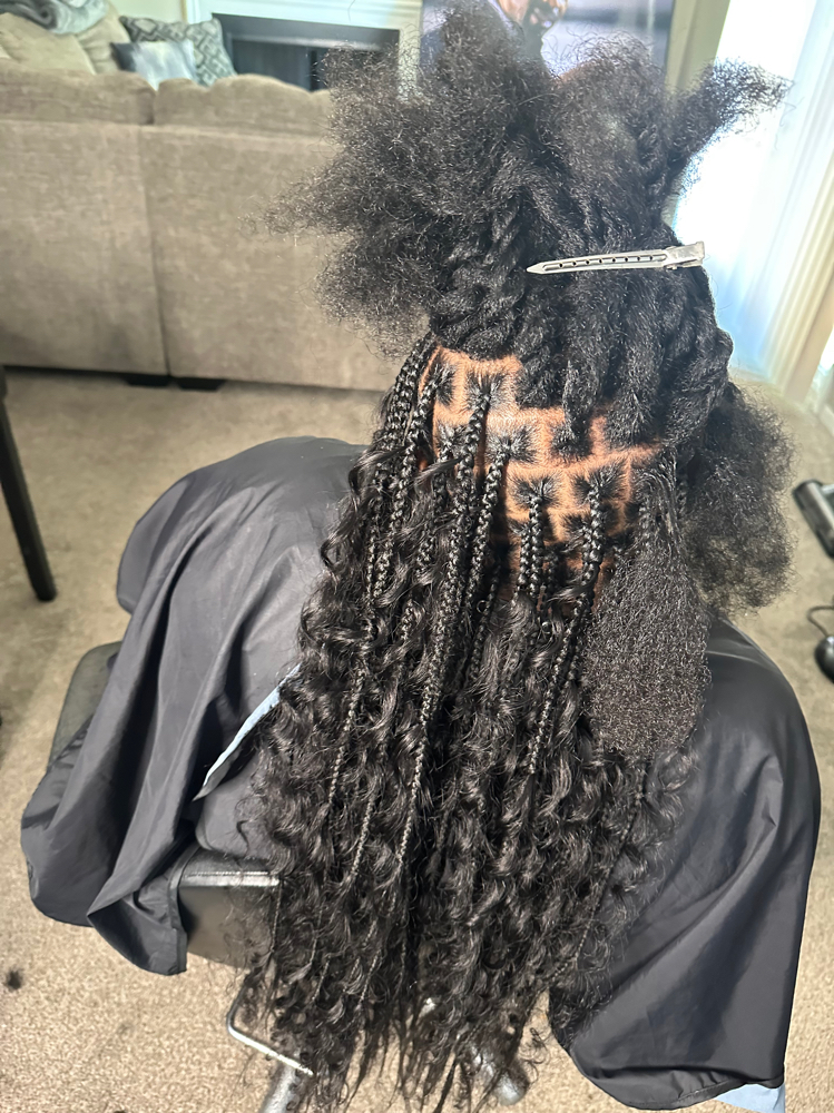 small goddess knotless