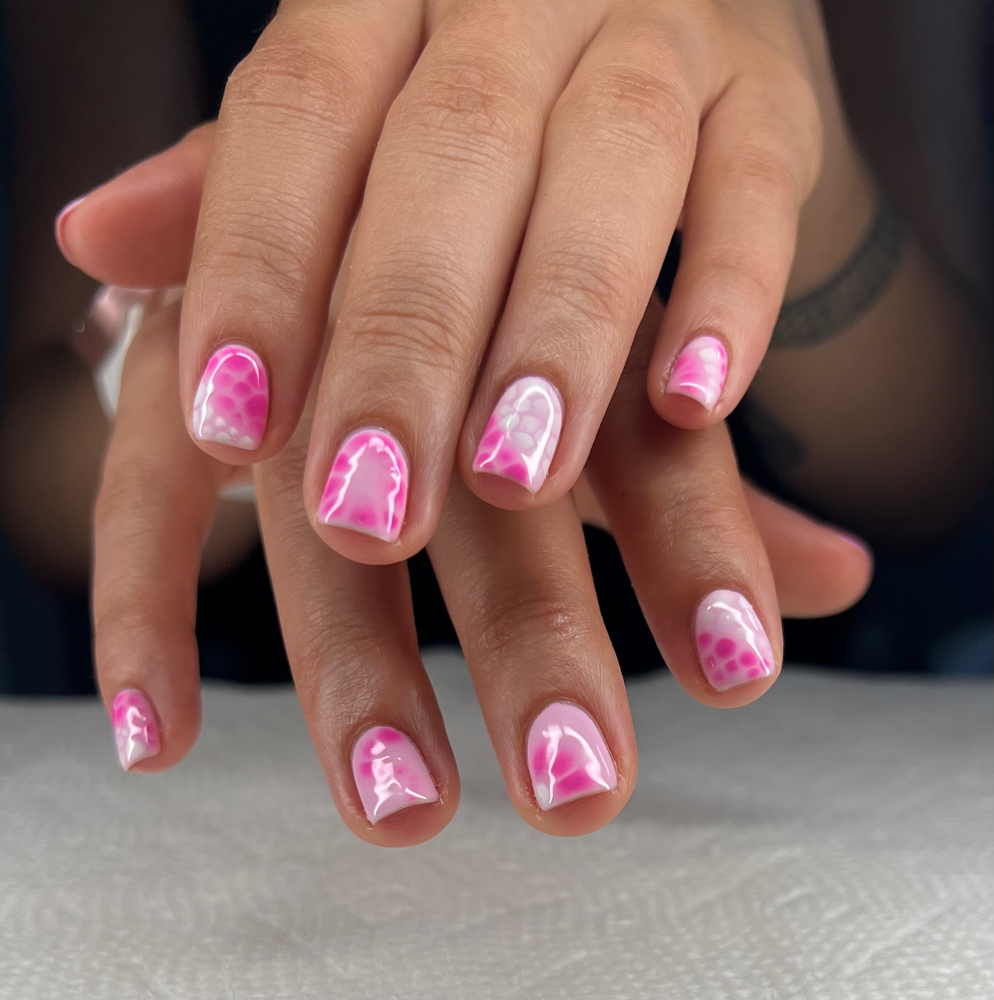 Blooming gel Manicure