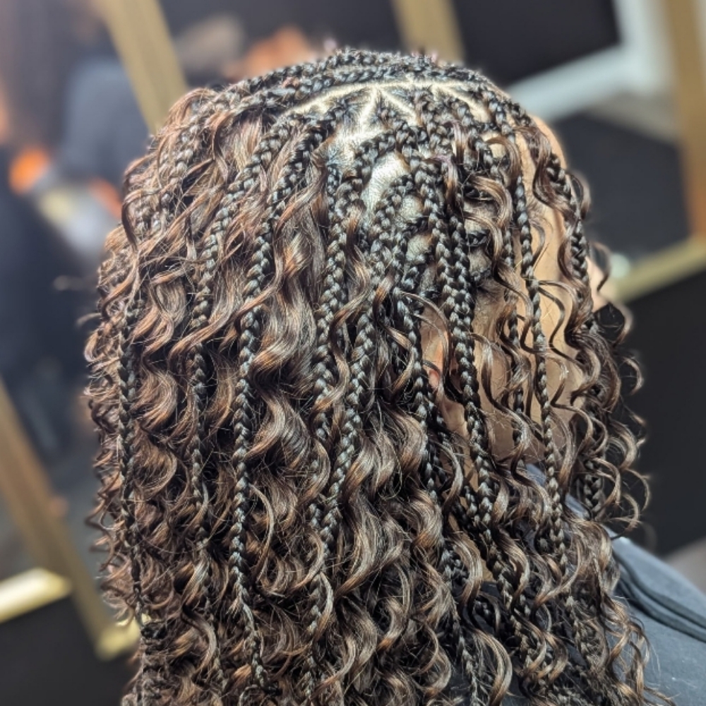 Feed-Ins W/Sew-in at Stylo Sense LLC in Memphis, TN
